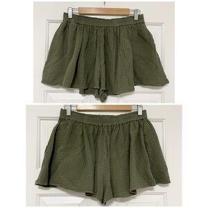 Calligraphie Olive Green gauze, 100% cotton elastic waist Women's  Shorts size S